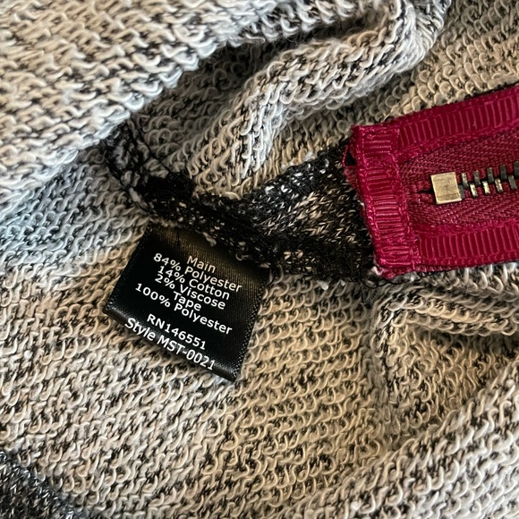 Summer & Sage gray maternity sweater - Picture 2 of 5